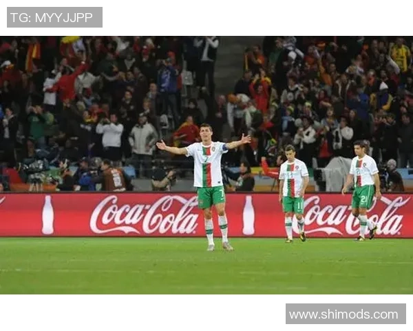 足球明星罗纳尔多键盘垫热销中助你提升游戏体验与办公舒适度